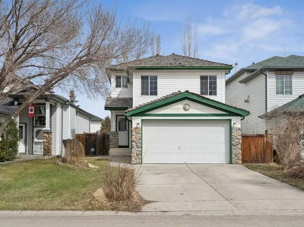 72 S Mount Apex Grn SE, Calgary, AB T2Z 2V4