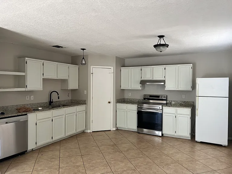 4723 Crystal Farm — Photo 3