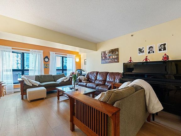 2nd image of 238 Alvin Narod Mews #404