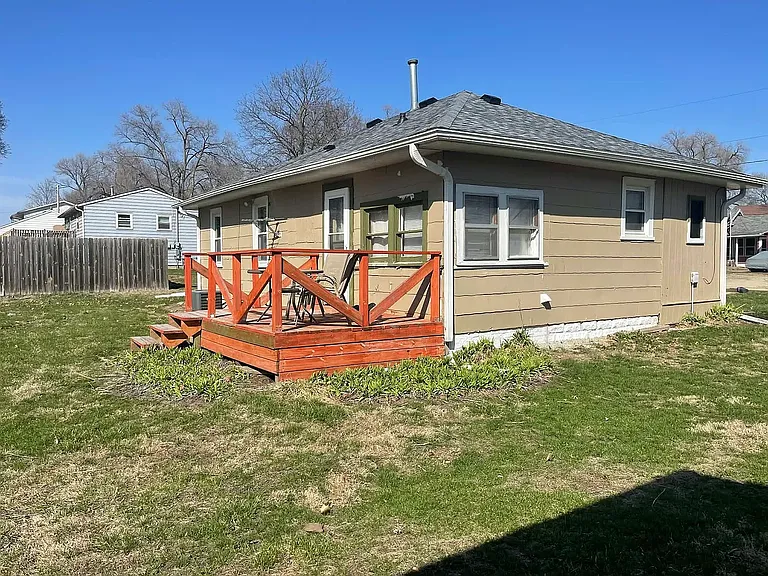 1324 Mary Ave — Photo 11