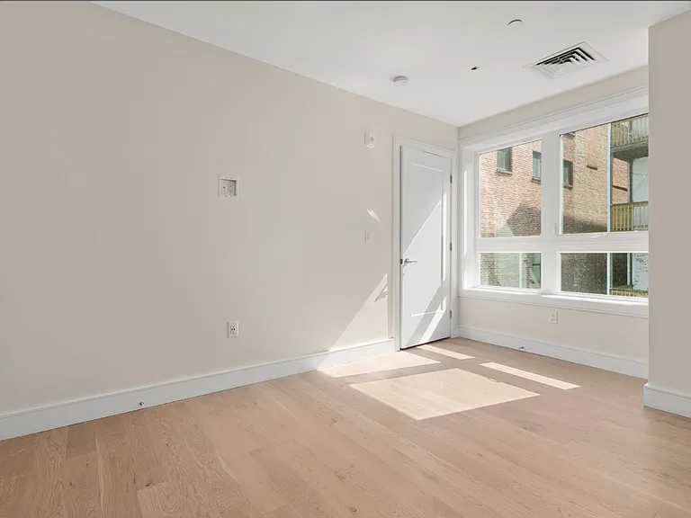 301 Border St #303 — Photo 10