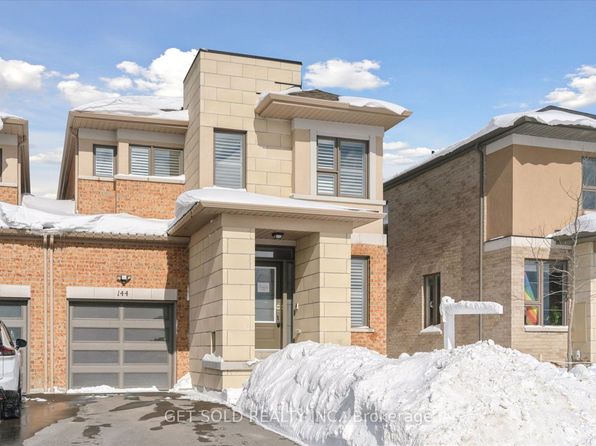 144 Vanier St, Whitby, ON L1R 0N3