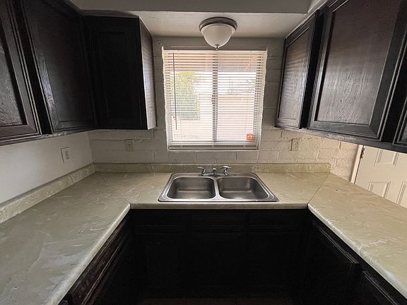 3rd image of 2620-2630 N 14th Ave #2