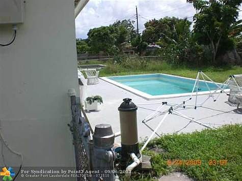 3rd image of 1681 NW 1st Ter