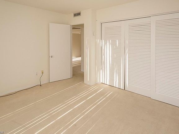 5th image of 2064 Alamanda Dr APT 6