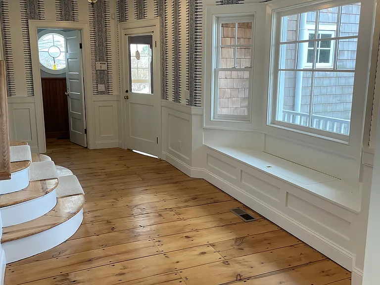 33 Ogden Ln — Photo 3