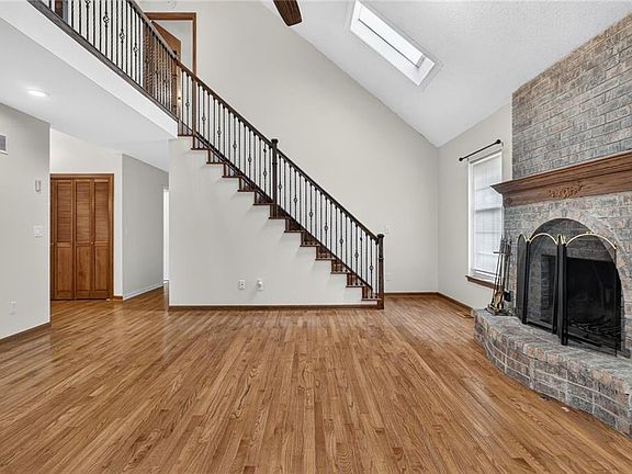 4th image of 7417 N Park Ave