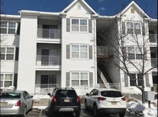 938 Waterford Dr, Edison, NJ 08817