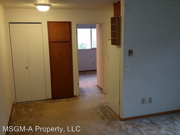 4th image of 14346 32nd Ave NE APT 6