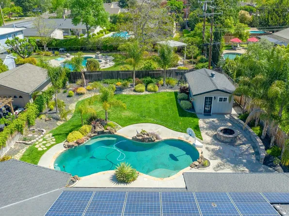 7042 Richmond Pl, Stockton, CA 95207