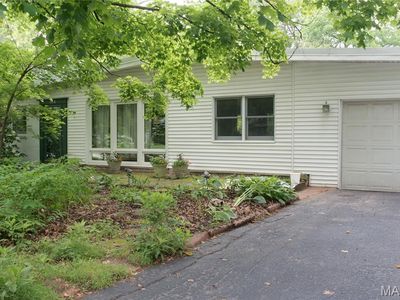 834 Louwen Dr, Saint Louis, MO, 63124