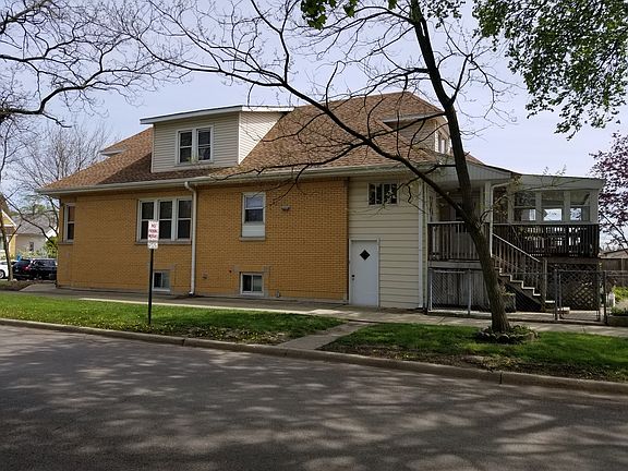 3rd image of 2844 N 75th Ct