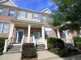 358 Broadmoor Ln, Bartlett, IL 60103