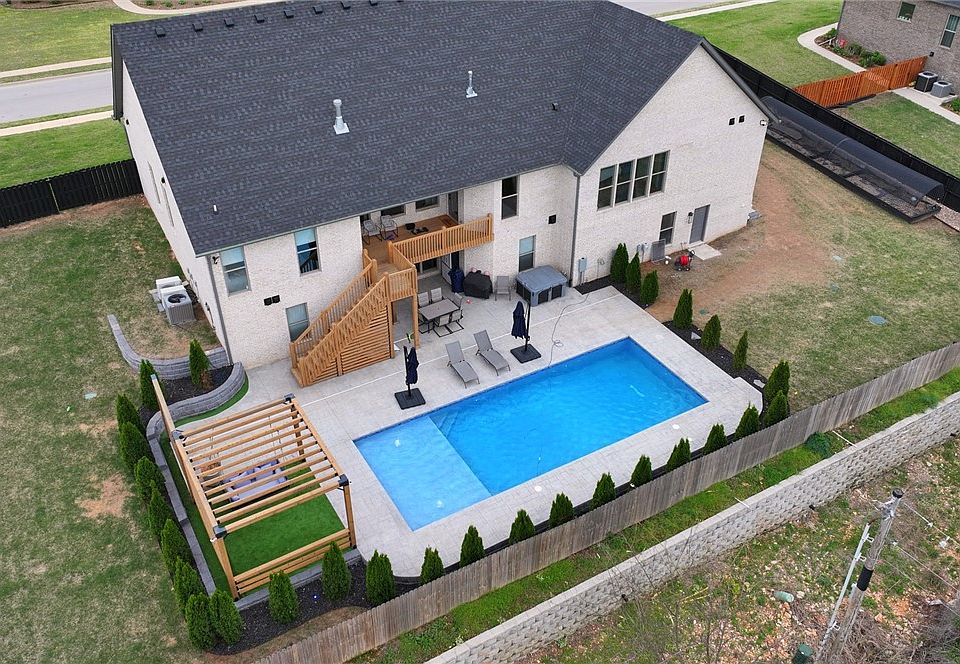 1st image of 1520 Elm Ridge Dr