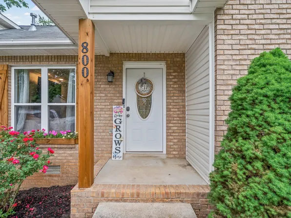800 Leigh Ann Dr, Clarksville, TN 37042