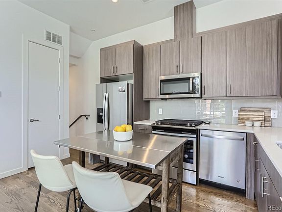 4th image of 3077 W 16th Ave