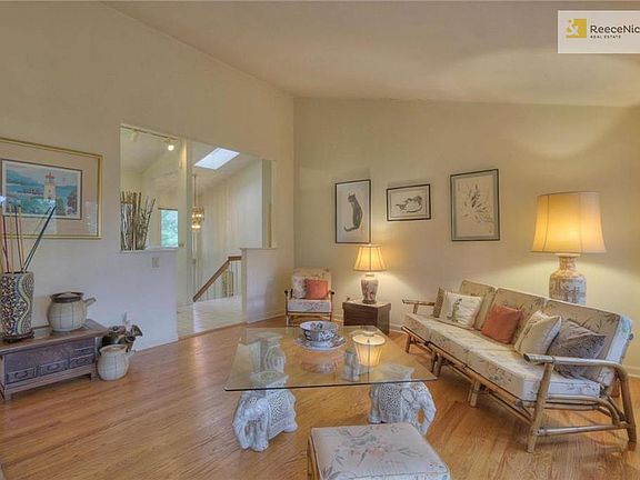 3rd image of 258 Arapaho Cir E