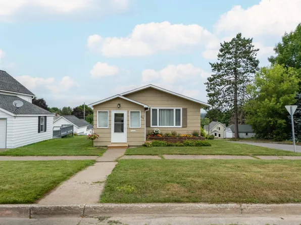 804 Erie Ave, Crystal Falls, MI 49920
