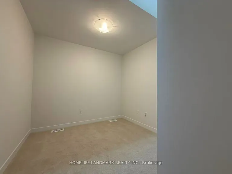111 Anna Russell Way — Photo 15