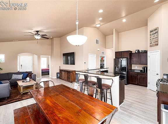 4th image of 3917 Reindeer Cir