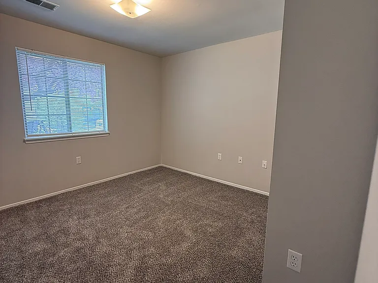 1256 Oxford Manor Ct #1 — Photo 13