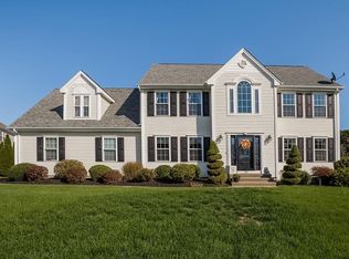 30 Saint James Pl, Attleboro, MA 02703