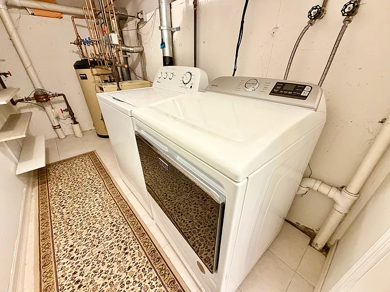 204 Sneden Ave #2 — Photo 34