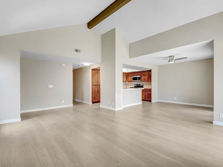 8555 Sandalwood Ct — Photo 4