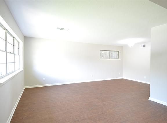 3rd image of 718 Greenland Way