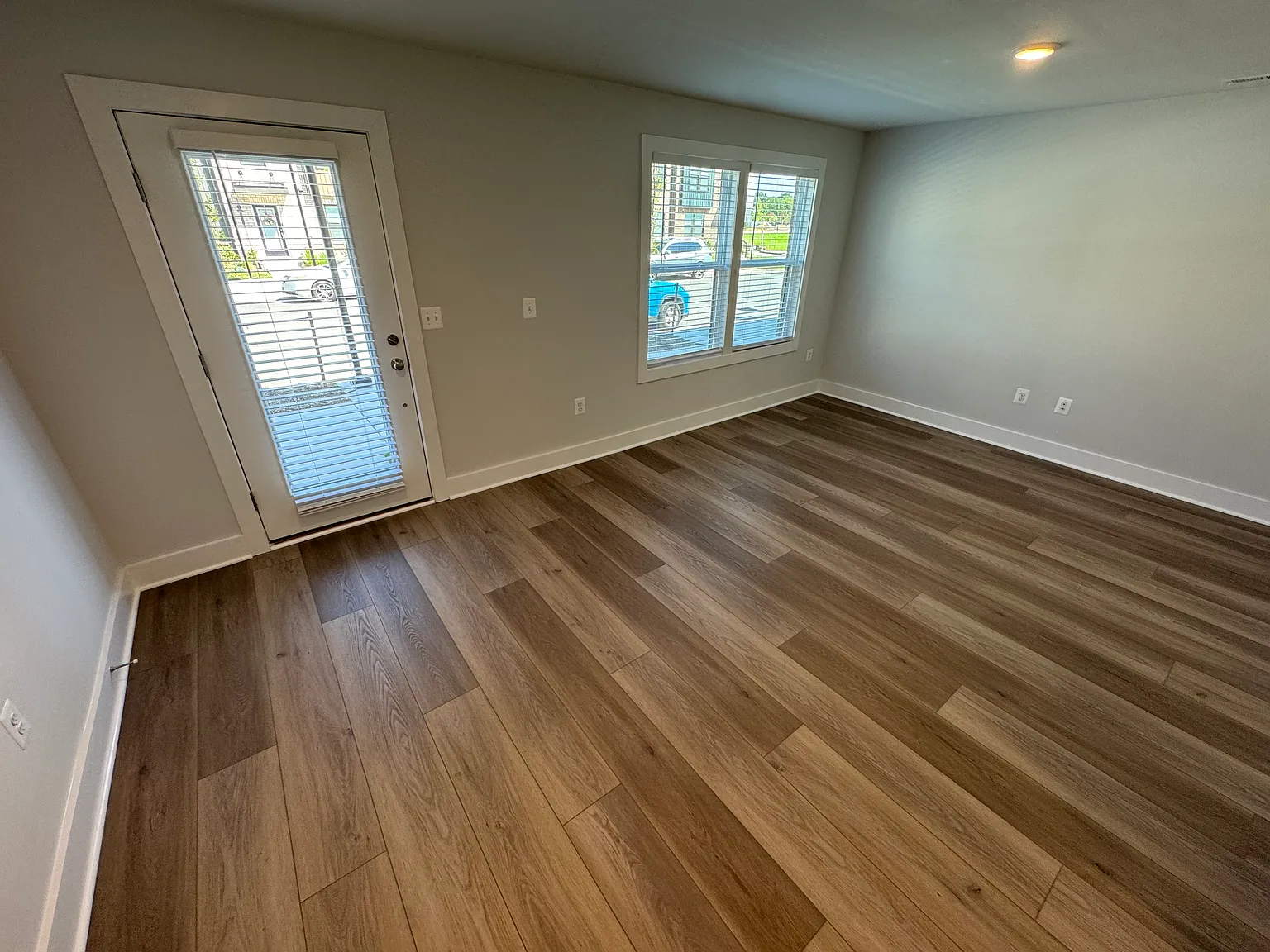 3 bed, 1943 sqft, $2,675 — Photo 2