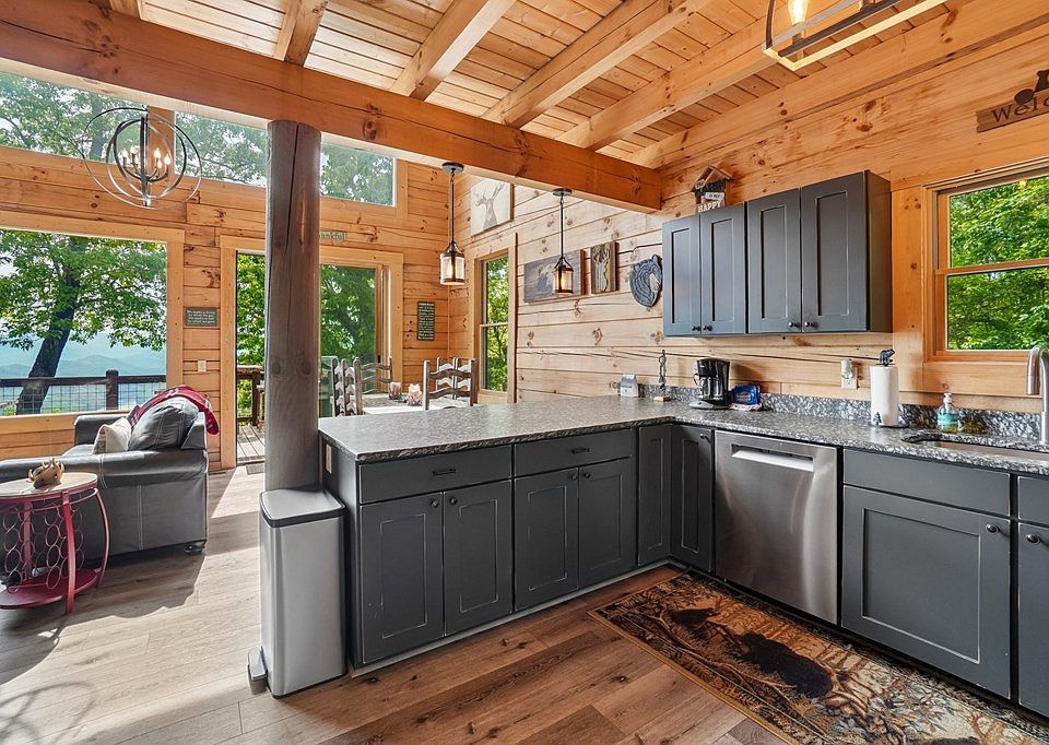 22nd image of 91 Lady Slipper Ln