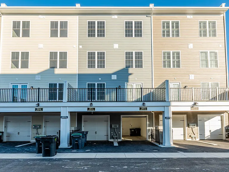 392 Armitage Walk #A — Photo 33