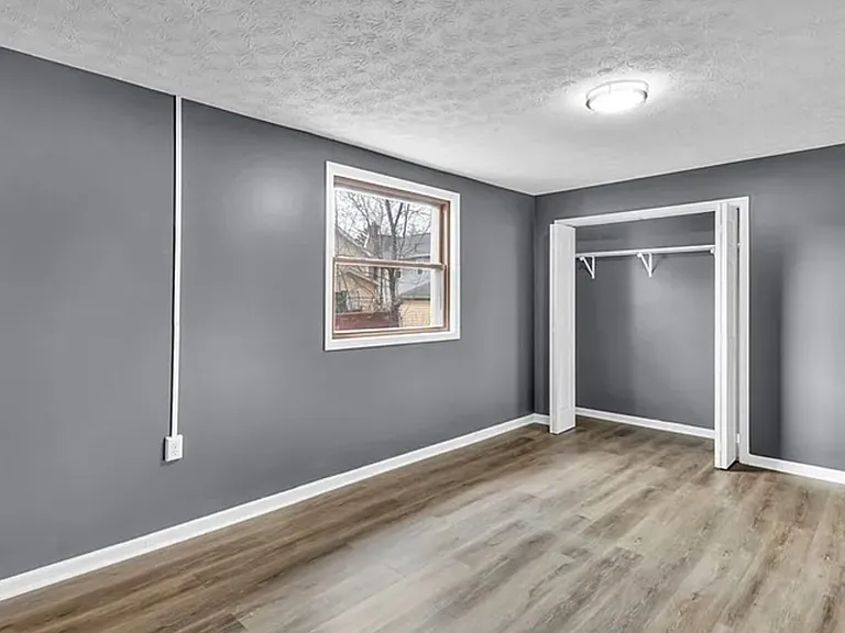 204 Grove Ave — Photo 6