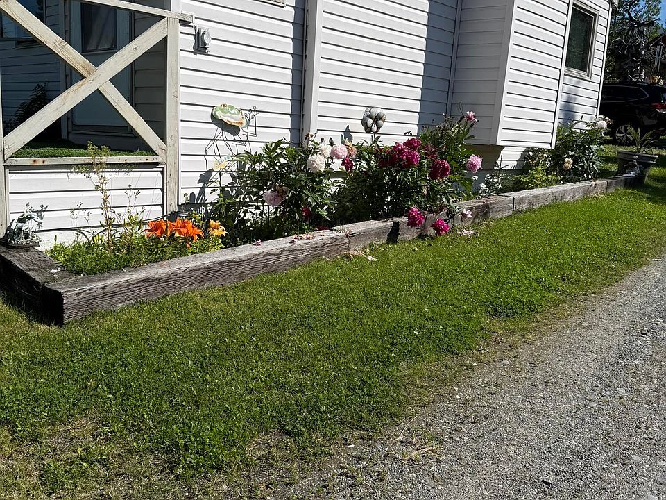 2nd image of 11437 Echo St