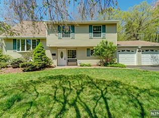 629 Wildwood Rd W, Northvale, NJ 07647