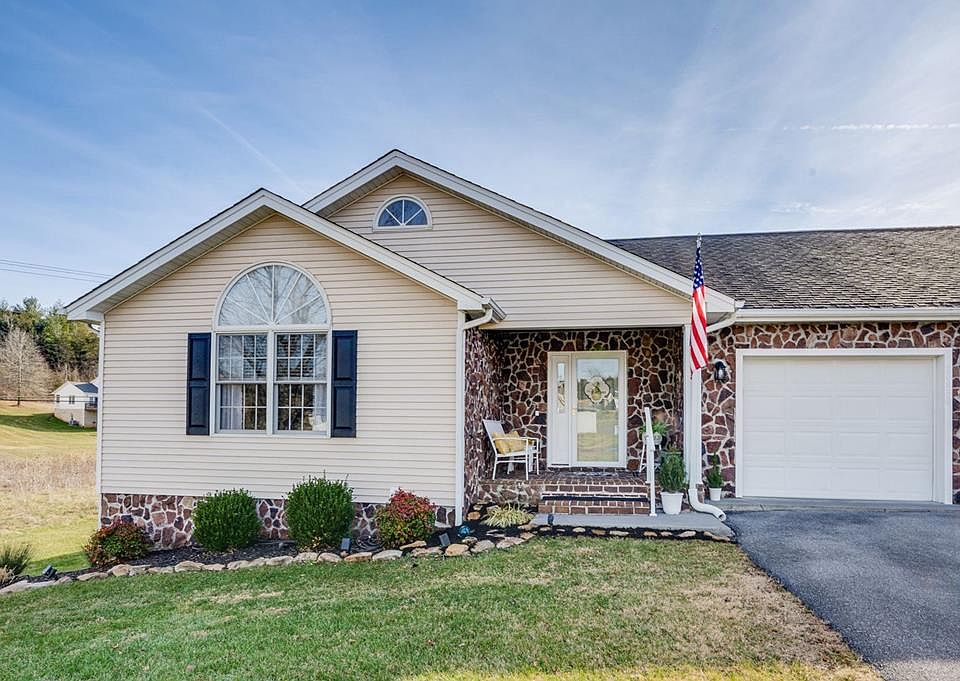 1st image of 20850B Meadowbrook Dr