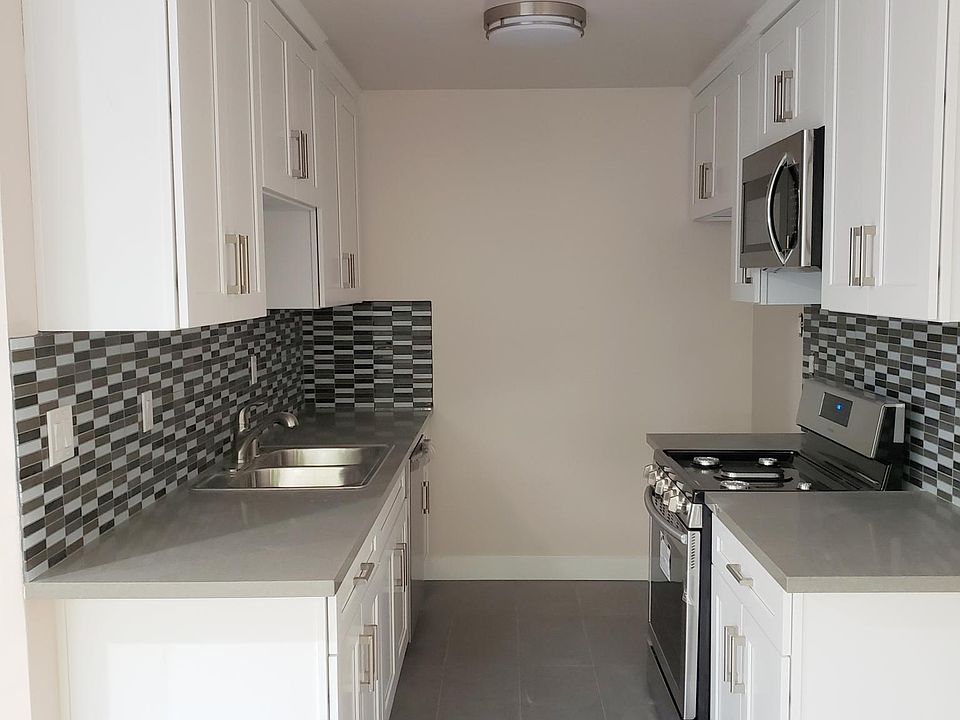 1st image of 1128 12th St APT 3