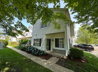 130 Creston Cir, Aurora, IL 60504