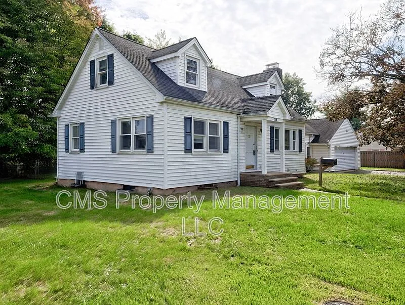 4 bed, 1.0 bath, 1674 sqft, $3,100 — Photo 3