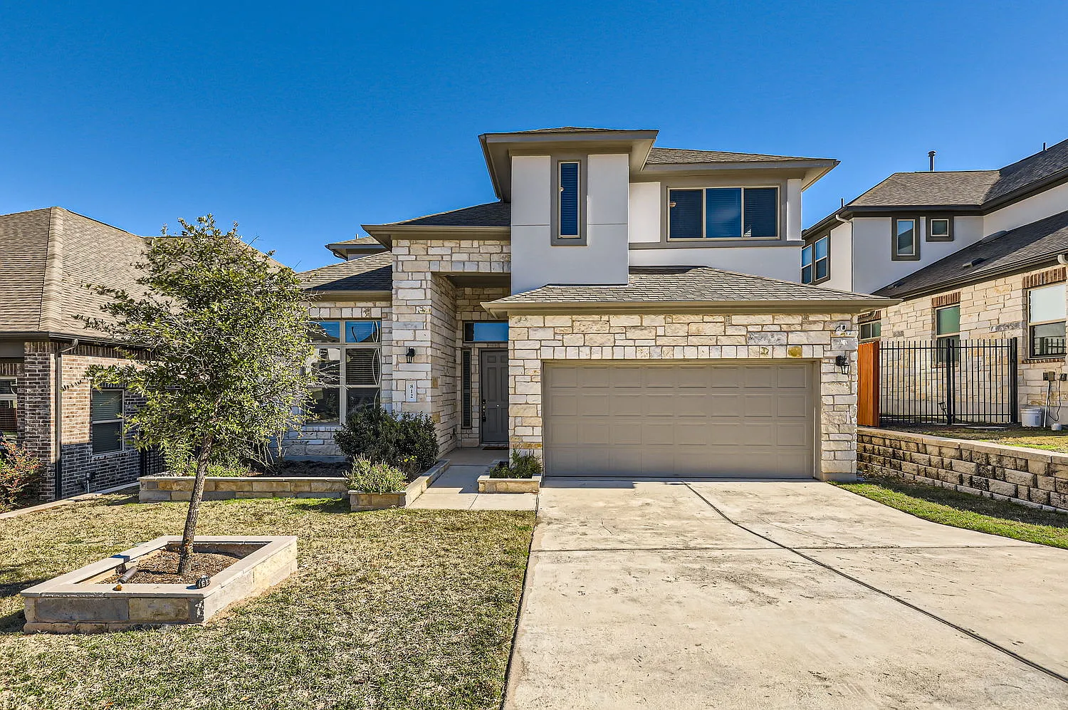 4 bed, 3.5 bath, 3097 sqft, $9,234 — Photo 1