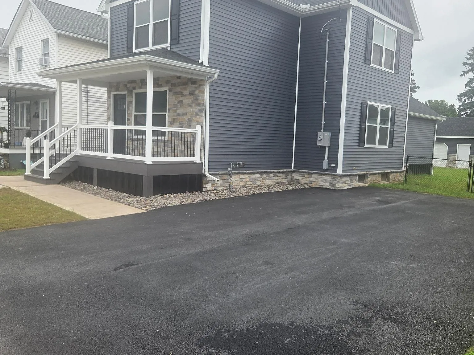 2 bed, 1600 sqft, $2,300 — Photo 1