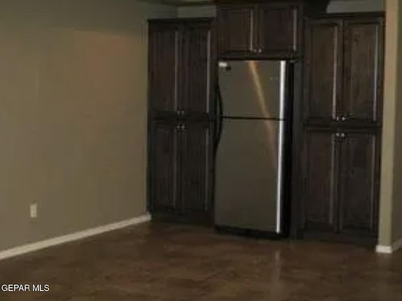 4th image of 537 Green Village Ct