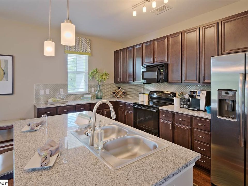 2nd image of 1417 Hartness Dr