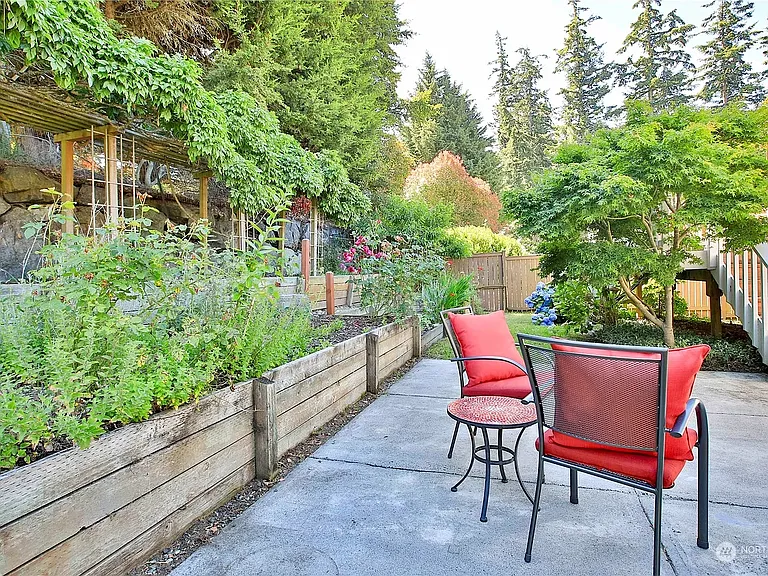 Chris Mar Ln — Photo 9