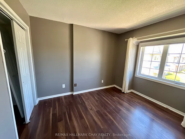162 Settlers Way #16 — Photo 12
