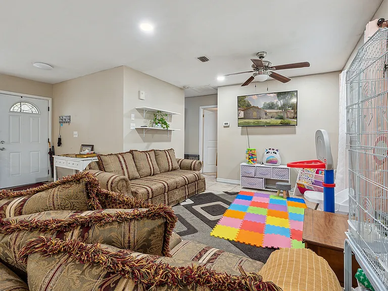 6738 Spring Manor St — Photo 15