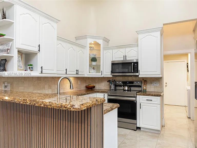 7101 NW 44th Ln — Photo 9
