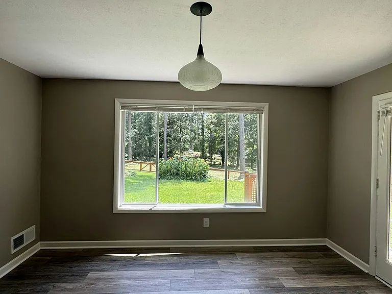 5979 Saint Leonards Dr — Photo 10