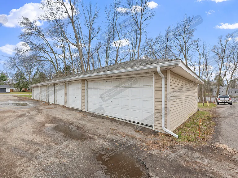 2245 S Commerce Rd — Photo 2
