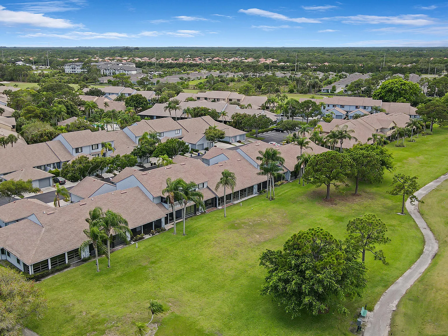 2 bed, 2.0 bath, 1215 sqft, $2,350 — Photo 3